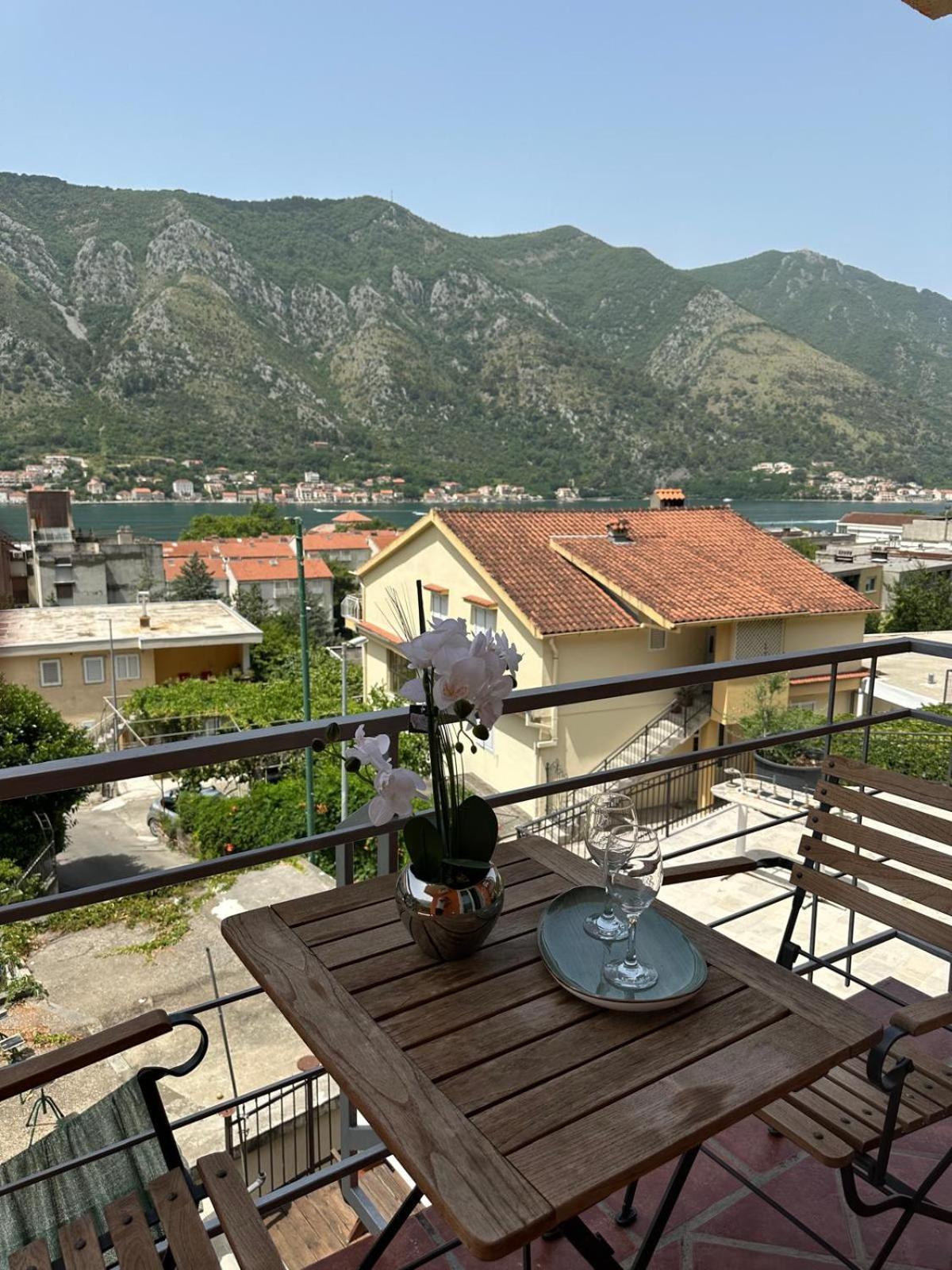 Themis Apart Hotel Kotor Exterior foto