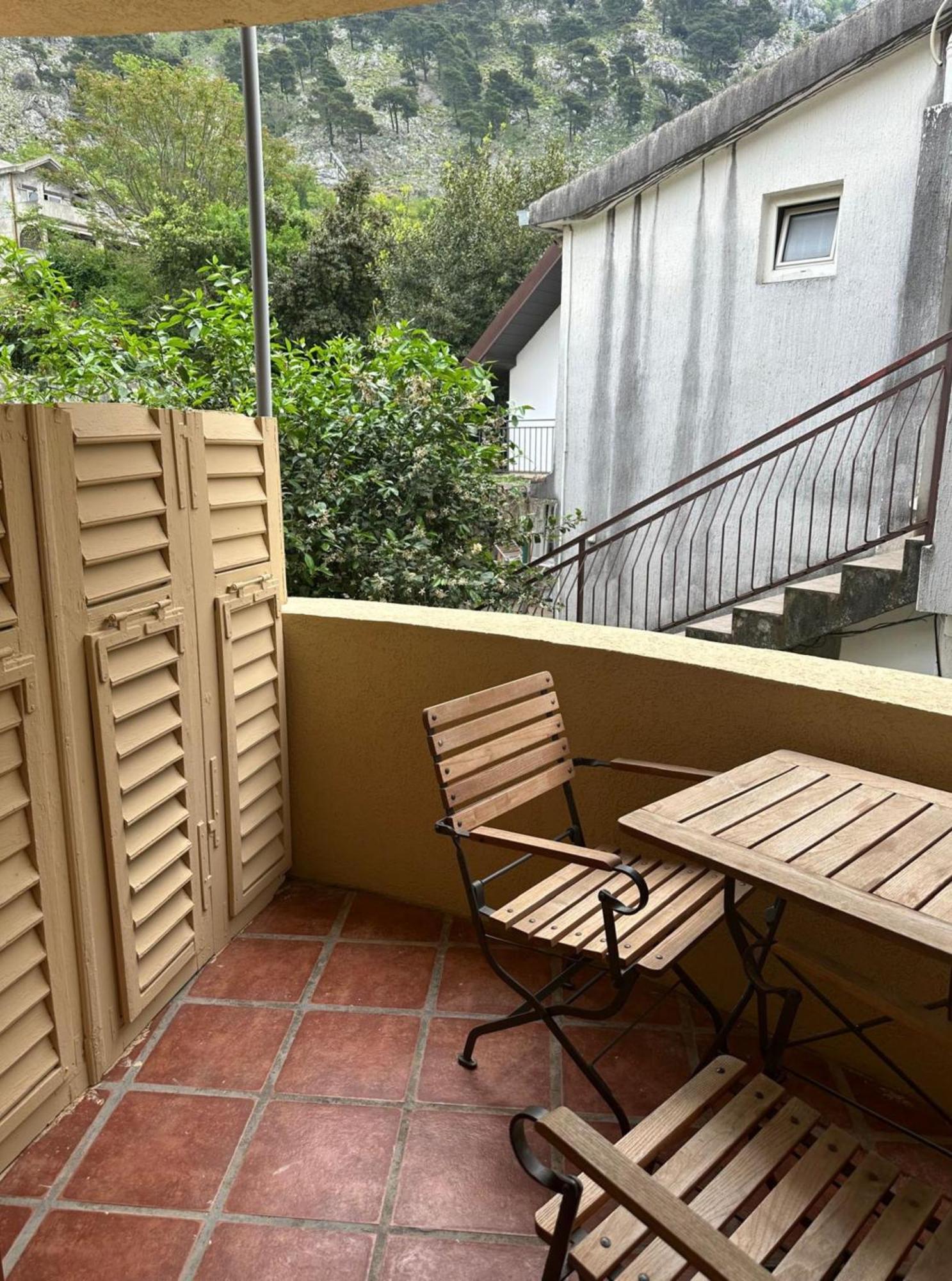 Themis Apart Hotel Kotor Exterior foto
